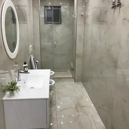 Paradise Dream 2 In *